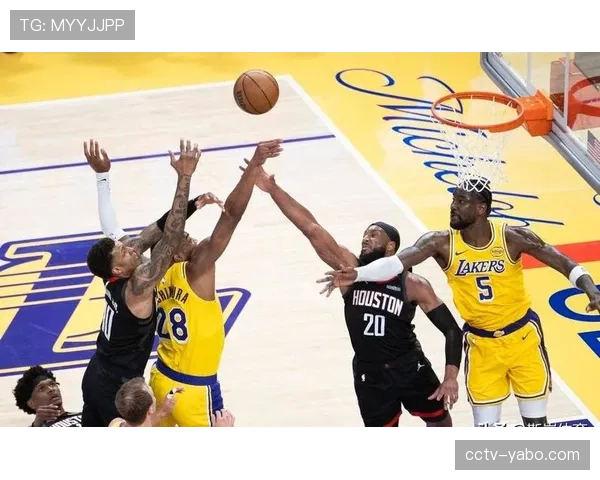 湖人残阵取胜之道：肯纳德三分5中5，全队命中率60.6%